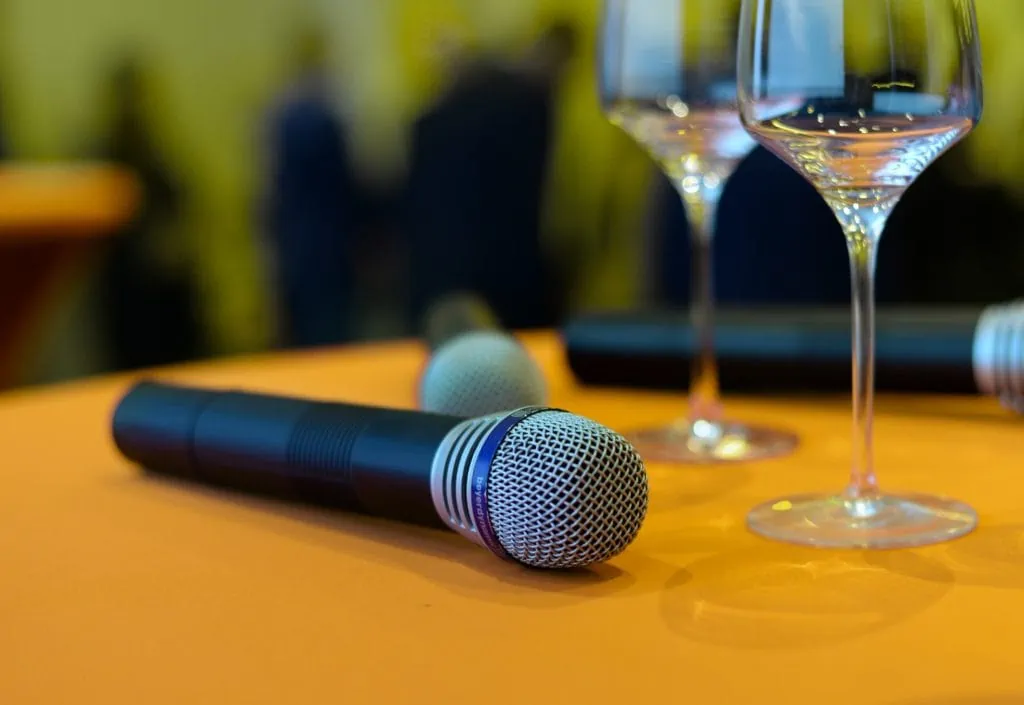 microphone-and-bubbles